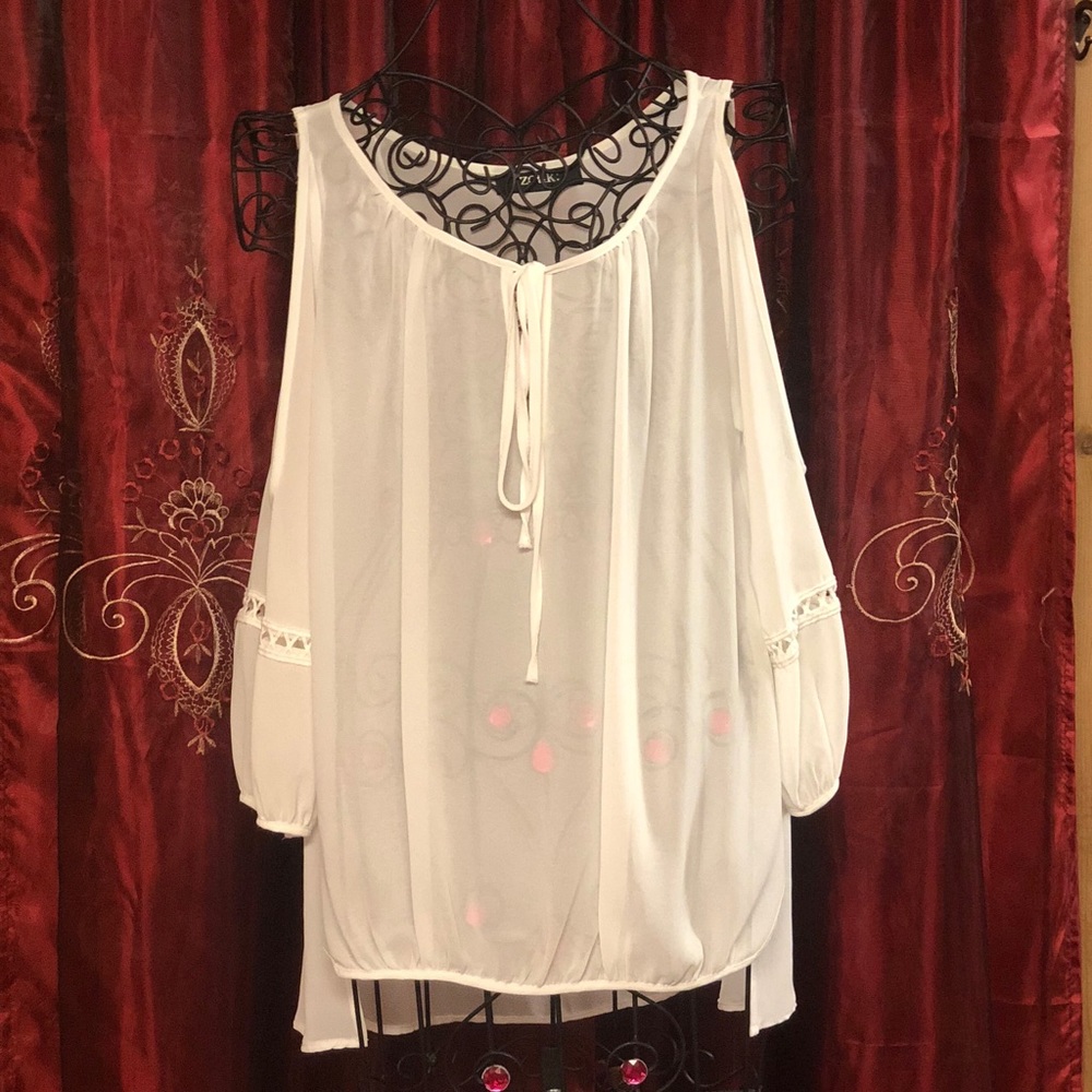 Cold Shoulder Top - Picture 2 of 7